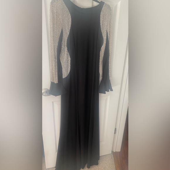 Xscape Dresses & Skirts - XSCAPE long colorblocked gown